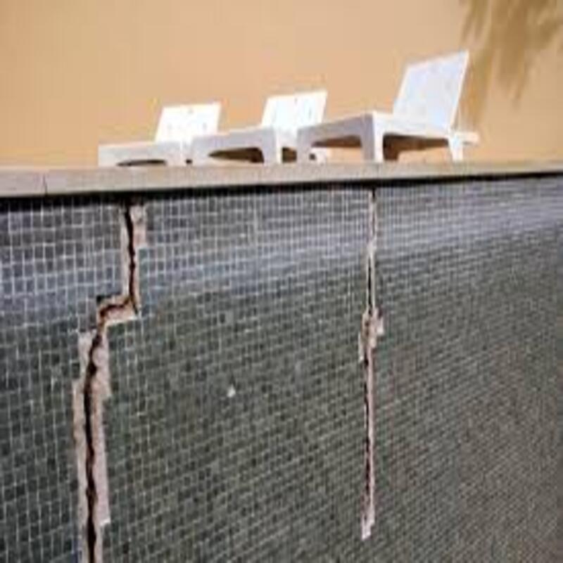 Reparación fuga de agua de bomba de piscinas.